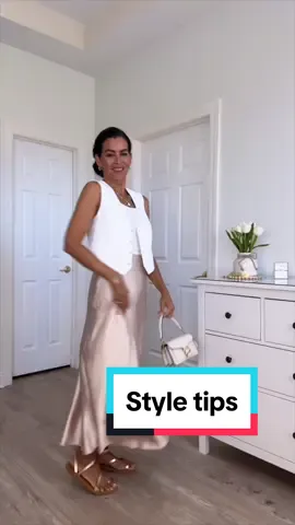 How to wear a Satin #skirt 3 ways! Everything in my L T K🌸 And a fashion hack to tuck in your T-shirt! #fashionhacks #fallfashion #styletips #howtowear 