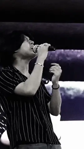 Untuk pertama kalinya post rony saat praise&worship. I feel so blessed. But i can feel the song in you ron. As a lyrics “ Aku ada saat ini karena Kemurahan-Mu ” i know you feel it rght?? Stay humble okay ron. 🥺🥹🫶🏻 i just can’t hold my tears right now idk why🥺 #ronyparulian #rony 