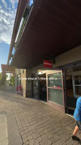 Did he get me the hippo?🦛  #vlogs #tjmaxxfinds #tjmaxxshopping #tjmaxx #foryou #hellokitty #fypage 