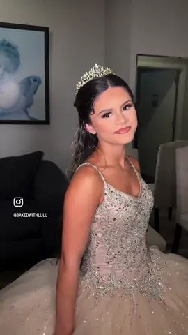 Quince makeup! Yes I travel! 💓 book your makeup appointments now😘 #connecticut #connecticutmakeupartist #ctmua #makeupartist #makeupforyou #travelmakeupartist #dayinthelifemakeupartist 