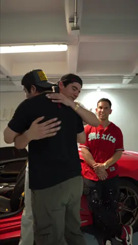 El nuevo y primer Lamborghini de @thedonato 😍🔥 (Vortx behind the scenes wt. @Alfredo Valenzuela y @AntronixxGYT)