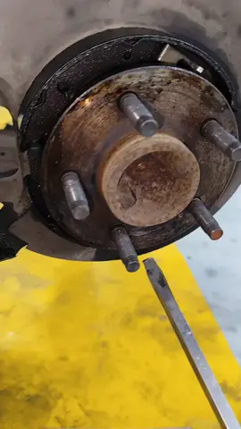 Ford Victoria replaced rear axle and bearing #howto #mechanic #tips #usa 