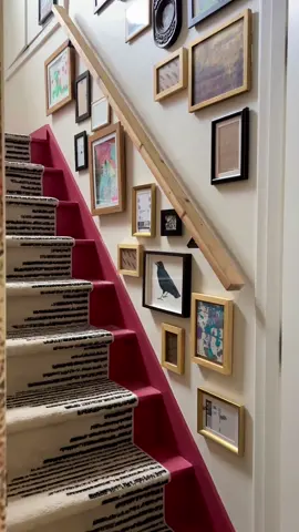 @mynwnest revamped her staircase with OOK Monkey Hooks on her plaster walls! Grab a pack today and get to hanging!! 🤩 #HangingWithOOK #BuiltForHanging