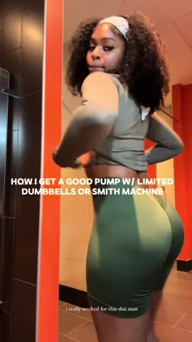 how get a juicy 🍑 with limited equipment 🫶🏽  #fitnesstips #legdayworkout #glutesworkout 