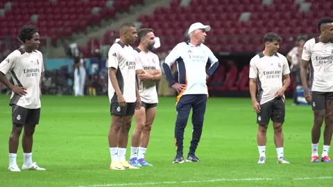 وسط أجواء إيجابية وبتواجد مبابي.. تدريبات ريال مدريد قبل مواجهة أتلانتا في كأس السوبر الأوروبي..
