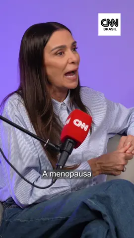 Vergonha de falar de menopausa? Aqui não! Mônica Martelli quer poder falar abertamente desse assunto, até porque os tempos estão mudando. A nova mulher de 50 está aqui para ser dona de si, para mudar de vida quando quiser, para deixar de ser definida como apenas esposa e mãe - e eventualmente reclamar do calorão que dá na menopausa. 😉 O bate-papo completo do #NaPalmaDaMari está disponível no YouTube de CNN Pop e nas plataformas de áudio. Link na bio! #Menopausa #Mulher #MônicaMartelli