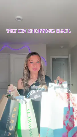 WHY IS IT SNOWING IN MY ROOM???????? HAUL TIME #haul #haultok #shoppinghaul #haulcheck #clothinghaul 