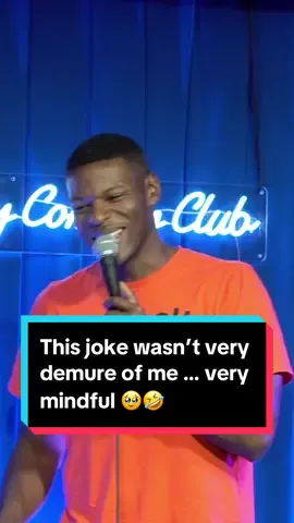 This joke wasn’t very demure… very mindful of me 🥹🤣 @Broadway Comedy Club  #talentharrisjr #comedy #standupcomedy 