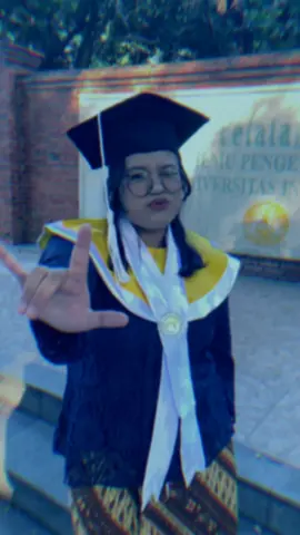 Sorrynya ketua @pasmingbased S.Hum nya Makara Putih join your trend ya bang #jj #graduation #UI #pasmingbased #CapCut 