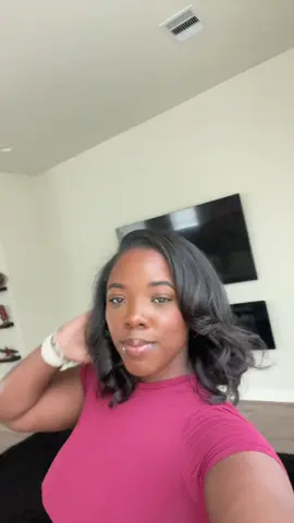 Miss just got her hair done and dont know how to act. #silkpresstutorial #silkpressnaturalhair #silkpresshouston #houstoncreatives #houstoninfluencer 