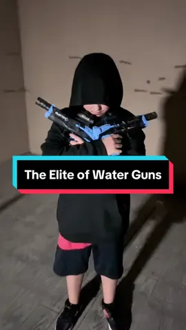 The coolest water guns! #watergunfight #waterguns #COD #Elite #war #supersoaker #tactical #2ndadmendment #waterblaster 