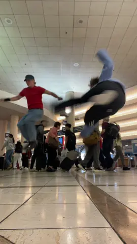 in the airport😎 #dance #danceboys 