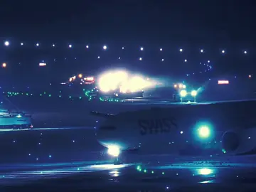 woo woo…❄️🌨️ @NewJeans cre: @crosswind787 on youtube! #aviation #planespotting #snow #winter #avgeek #edit #ditto #newjeans_ditto #newjeans #kpop #night 