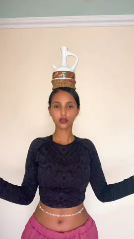 Joined this trend as a habesha 🤭@Best jeweleries 🎀  #ethiopian_tik_tok #zeinadanacechallenge 