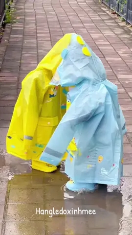 Áo mưa trẻ em xinh xỉu ạ #hangleereview #hangledoxinhmee #hottrend #xuhuong #thinhhanh #viral #aomua #aokhoacmua 