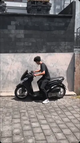 udah mau anti jinjit gak nih? #lexi125 #yamahalexi #antijinjit #antijinjitstyle #leximodifikasi 