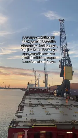 Iya ga sih ? #fyppppppppppppppppppppppp #pelautpunyacerita #pelautindonesiatiktokviral #pelautindonesia 