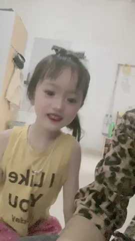 Con gái diệu lớn rồi . Yêu kem rất nhiều❤️❤️