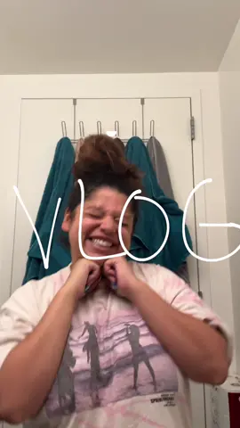 shall i do more vlogs?? stops included @Diamonds and Rosé Experience @Movingimagenyc and @DrinkologyNYC 💕 #nyclife #transitions #editingskills #nycvlog #styleinspo 