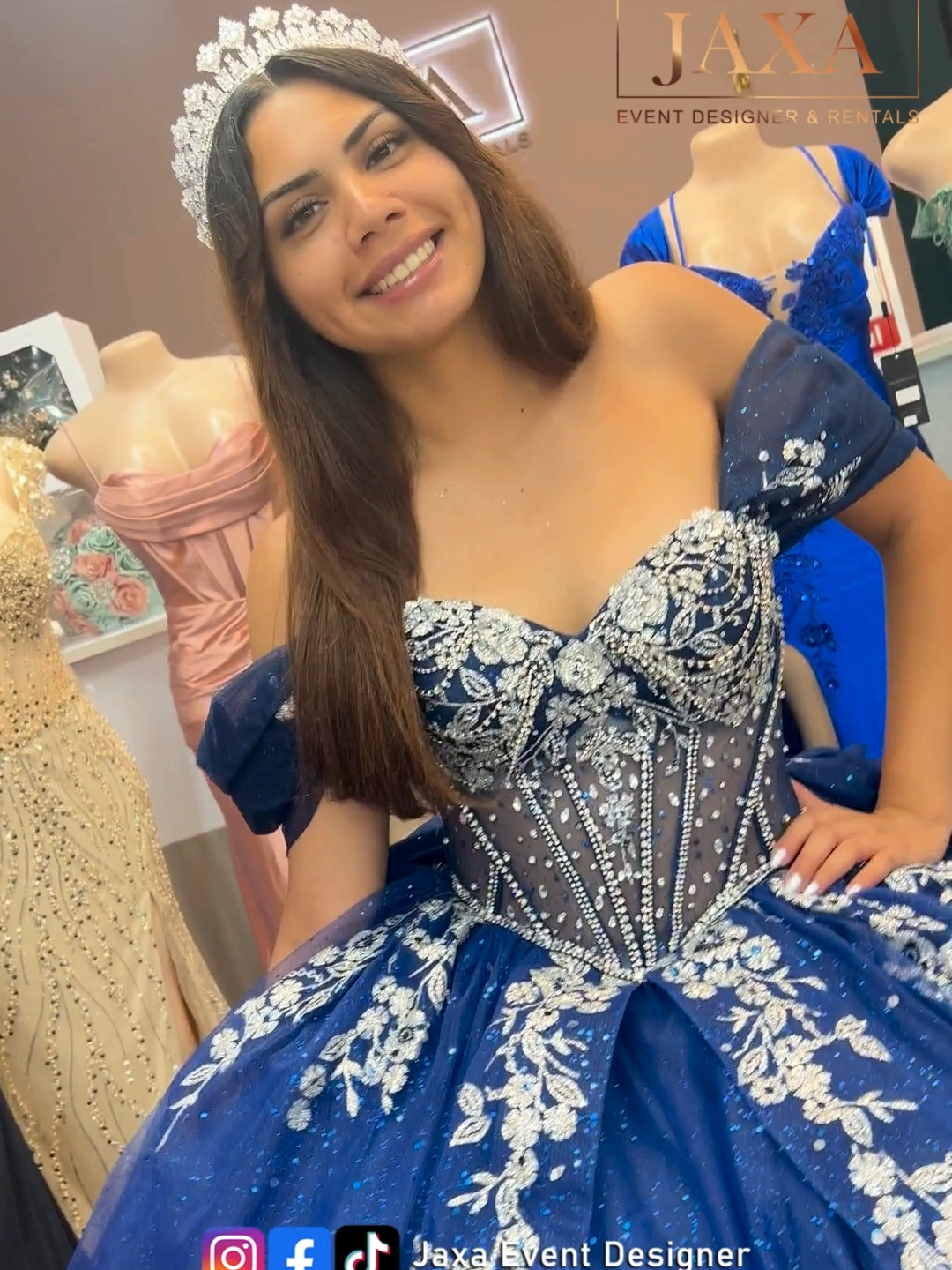 😍Luce radiante en tu quinceañera.😍 📍14170 Minnieville RD Woodbridge VA 22193 📲(703) 586-7029 📆Open Hours: 🕙Monday -Saturday 10:00 AM-7:00 PM 🕚Sunday 11:00 AM-6:00 PM 🤩LET’S PLAN YOUR BIG DAY, STRESS FREE!🤩 #JAXA #misquince #vestidosdequince #vestidosparaquinceañeras #foryou #parati #fypシ #fyp #bridebouquet #brideflowersbouquet #weddingeventplanner #eventplanner #ramodenovia #dmv #woodbridge #VA #quincedress #vxdresses #15dresses #quinceanera #decoracion #fiesta #party #happybirthday