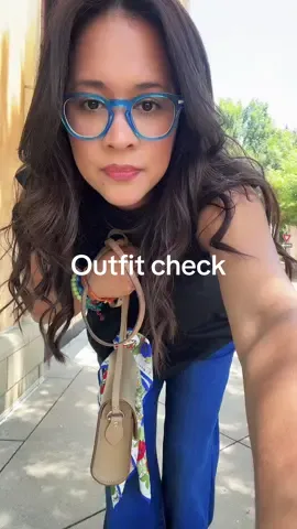 Blue glasses make my outfit @fytoo eyeglasses #OOTD #outfitideasforyou #thriftedfashion #anthropologie #backtoschool 