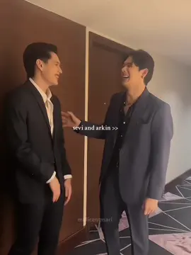 si “happy 5th anniversary” at “hindi kita kilala” pala to ih  #sevicamero #arkinsanchez #chasinginthewild #goldensceneryoftomorrow #4reuminct #wattpad #sebastianvincentcamero #larkinoliviersanchez #fyp #gsot #citw 