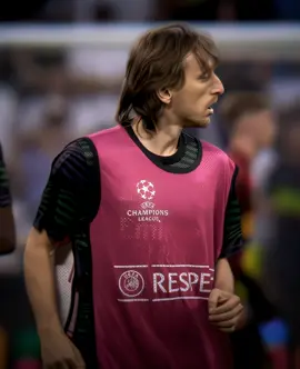 first ae edit after a month🔥🐐 || #modric #realmadridfc #croatia #footballedit #viral #fyp #fy #goat #aftereffects || cr: @speedyroguez.cc ||