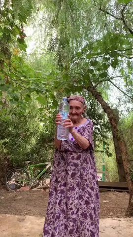 الجدة قفلت ترند ❤️👵#شعب_الصيني_ماله_حل😂😂 @أنا و جدتي 👵❤️  تستهل كمونتار شباب ❤️🥺