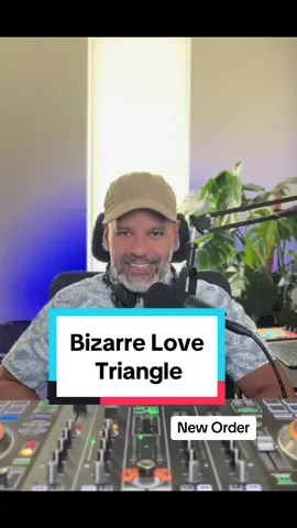 ¿Sabías que este remix fue más exitoso que la versión original? #neworder #bizarrelovetriangle #synthpop #newwave #uk #usa #80s #90s #housemusic #dj #dancemusic #dance #podcast 