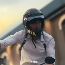 When he can drive and ride everything🥵His attractiveness with 'that machine'🔥#embraceinthedarknight #renyunjie #jesseren #XuZheQing #drachin #cdrama #fyp 