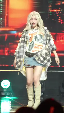 #kpop #kpopfyp #fyp #kardtellmymomma #kardjiwoo #fancam 