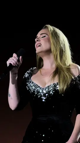 she’s phenomenal 🥺❤️ #adele #adeleinmunich #alliask #adelelive #adeleconcert #adeleconcert 