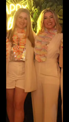 Feliz cumpleaños hermanita lnda amo mucho ! Los mas bello de la vida aue Dios ye mande una compañera de vida y sea tu amiga por siempre amo mucho 