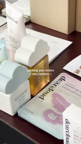 very demure, very mindful 😌🤍 #demure #mindful #packingorders #dearcloud #dearcloudworld