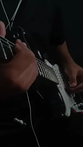 dangerous woman (solo cover) #electricguitarcover #electricguitar #viraltrending #viral #foryoupage #foryou #guitarcover #guitartok 