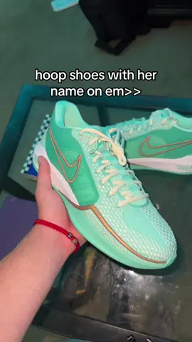THATS CRAZYZYY #basketball #sneakers #sabrina2 #sabrina1 #nikeid #fyp 