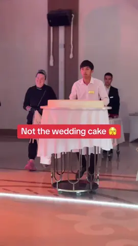 That was a close one 😅 #wedding #weddingtiktok #weddingcake #weddingday  (via martin_tips, ayessenov/IG)