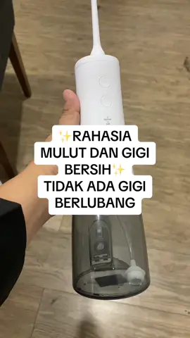 Udah sikat gigi belasan tahun tapi gigi tetap berlubang itu kenapa ya? Karena sikat gigi aja tidak bisa benar-benar bersiin gigi kita lho jadi perlu tambahan alat yang digunakan seperti Dental Water Flosser dari PUTIH BY DENTIST! Baru launching dan langsung viral banget soalnya ampuh beneran buat hilangin plak dan karang gigi😭🫠 kalian harus cobain karena se worth it itu!!! #putihbydentist #dentalwaterflosser #floss #flossing #gigiberlubang #flossteeth #fyp #rekomendasiproduk 
