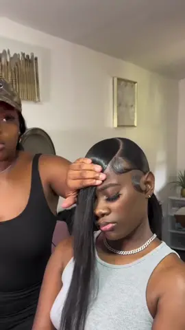 Sleek swoop ponytail #fyp #foryou #sleekponytail #ponytailwin #fypp #ponytailhairstyle #viral #viralhairstyle #extendedponytail #ponytail #easyhairstyles #ponytailhack #ponytailtutorail #hairtrend #swoopponytail 