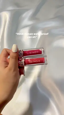 here’s the water test for you all! #otwoo #waterproof #lollipoplipstick #otwoophbeauty #lipstick #marble #foryoupage #fyp #tiktokfinds #fyp 