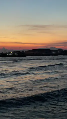 Sau này chẳng thiếu gì chỉ là mình chấp nhận mỗi ngày thiếu nhau… #tinhyeu #hoanghôn #quotes #fypp #tamtrang #sea 