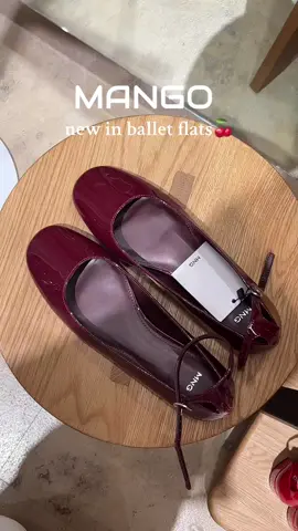 this color omg🍒🍷 #mango #balletflats #balletshoes #fashion #fyp #viral #messyfrenchgirl 