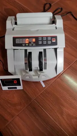 ถ้านับมือมันเมื่อยก็หาตัวช่วยนะครับ #เครื่องนับธนบัตร #เครื่องนับเงิน 