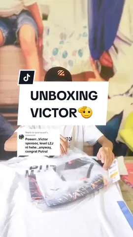 Replying to @yusriyuzal Yeaaa dapat lagi🤩Unboxing VICTOR Badminton Set.Tq @VICTOR Malaysia cantik sangat #putraassolihinbadminton #ReadyToWin #VICTOR #BadmintonLovers #TeamVICTOR 
