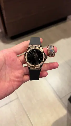 Combo này thì quá xuất sắc rùi anh em nhỉ ⌚️💍💎 Lên tay quá đẹp và lấp lánh #dongho #watch #phudongho #donghonam #xuhuong #hublot 