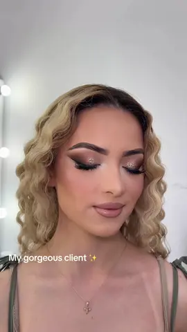 Makeup professional + qerpike vetëm 2000 lekë nxitoni te perfitoni oferten deri ne 31 Gusht #makeup #makeuptutorial #makeupartist #fyp #mua #oferta #beauty #fypシ゚viral #beautybyedja 