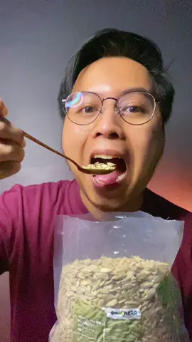 emng ada ya mesin buat misahin nya?😭 apa jangan kangan kayak gini ib: mas mas lewat