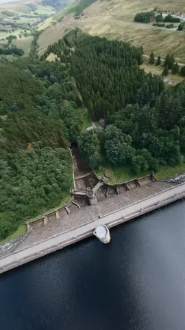 This place was worth the 2 hour trip. Ridiculous scenery! 😍😍 Flying witb @TALLENflys  Flying the SupaflyFPV  Juicemode 7inch With Gopro Hero 12 #fpvdrone #fpvcinematic #dronevideo #droneflying #supaflyfpv #juicemode #goprohero12 #yorkshiredales #dam #reservoir #greenvalley #ukscenery #ukcountryside #scarhousereservoir 