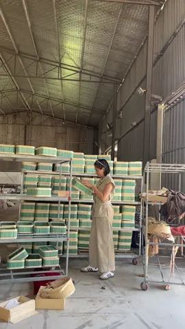 Giỏ tre đựng bánh trung thu đựng quà tết. Tưởng gì, nhà em đầy nè #mathipdecor #mathip #giotreviet #giotredungquatet #giotredungbanhtrungthu #giotre 