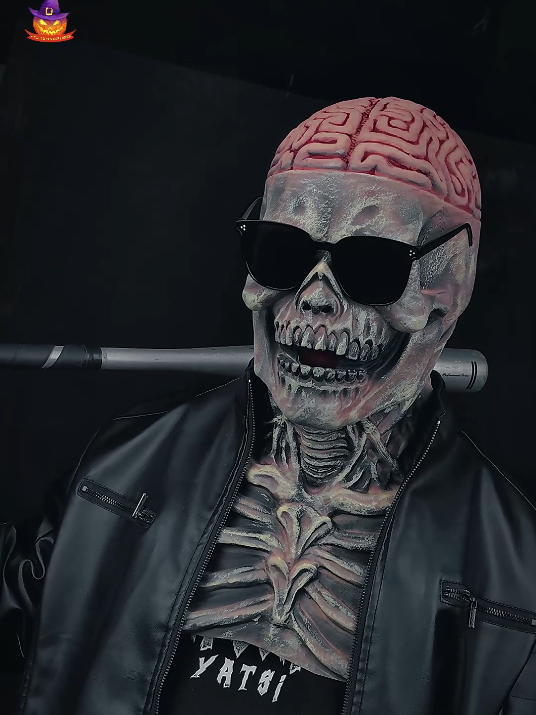 Put on this brand new skull mask and prank your friends!#latex #unbox #skull #brain #highquality #prank #party #cool #halloweenlook